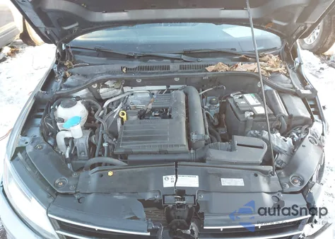 2018 Volkswagen Jetta 1.4T Se/1.4T Wolfsburg Edition z USA, uszkodzony, nr VIN 3VWDB7AJ7JM214944